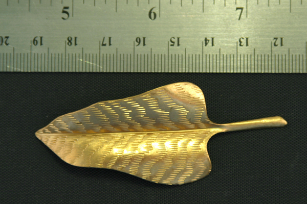 1pc VINTAGE STYLE RAW BRASS LEAF FINDING PENDANT JEWELRY LOT N56-1