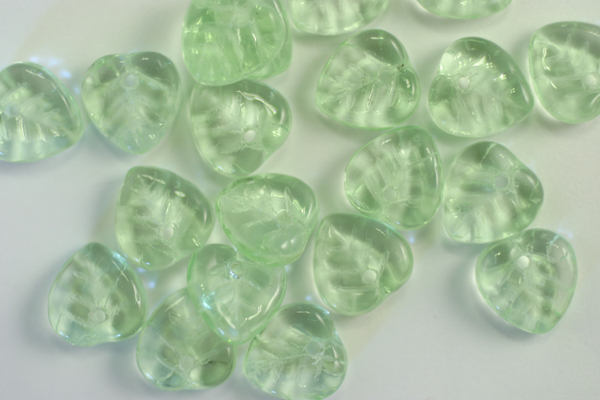 20pc 10x10mm PERIDOT CZECH GLASS HEART LEAVES BEADS