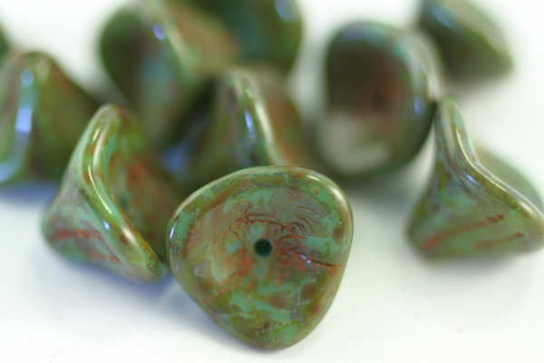 10pc 10x12mm OPAQUE TURQUOISE PICASSO GREEN CZECH GLASS 3 PETAL FLOWER