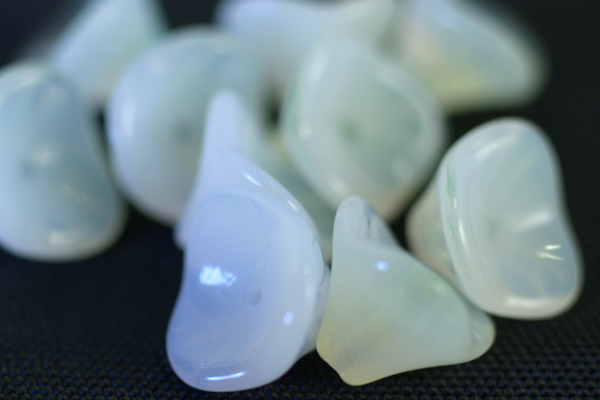 10pc 10x12mm MILKY JONQUIL WHITE CZECH GLASS 3 PETAL FLOWER