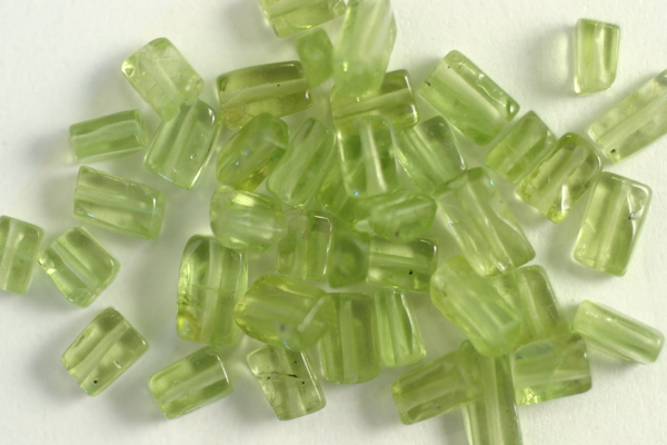 42pc (1/2 STRAND) 3X5mm BEAUTIFUL PERIDOT RECTANGLE GEMSTONE BEADS