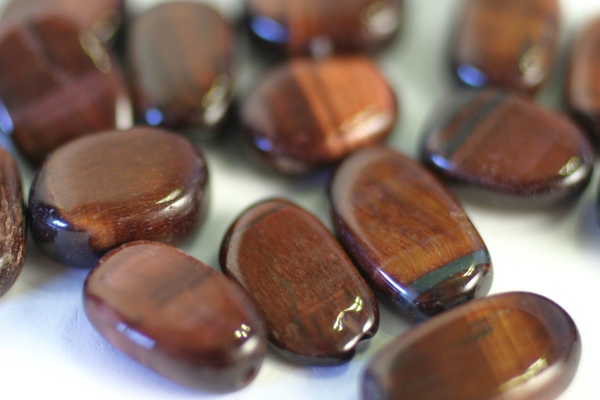 17pc (1/2 STRAND) 7X11mm BEAUTIFUL RED TIGER EYE OVAL GEMSTONE BEADS