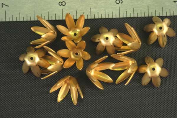 12pc VINTAGE STYLE 15mm RAW BRASS FLOWER BEAD CAP BC12-12