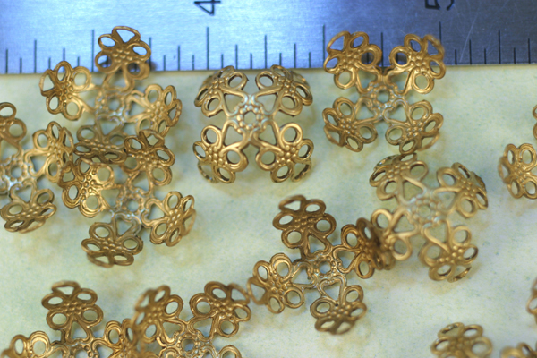 12pc LOVELY VINTAGE STYLE 15mm RAW BRASS FILIGREE BEAD CAP BC15-12