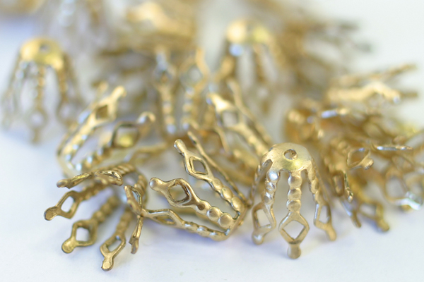 12pc VINTAGE STYLE 9mm RAW BRASS FILIGREE BEAD CAP LOT BC32-12