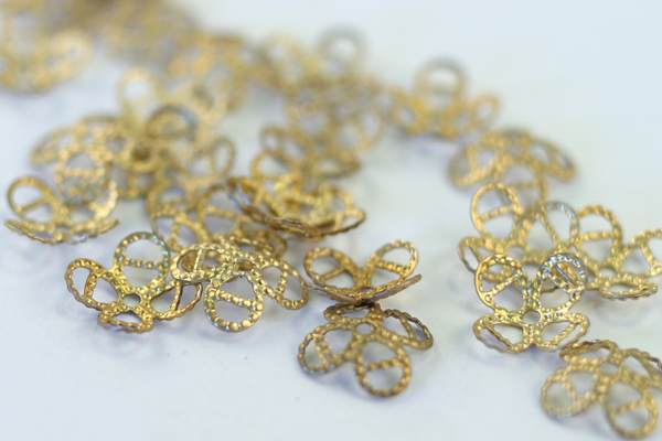 12pc VINTAGE STYLE 10mm RAW BRASS FILIGREE BEAD CAP LOT BC35-12