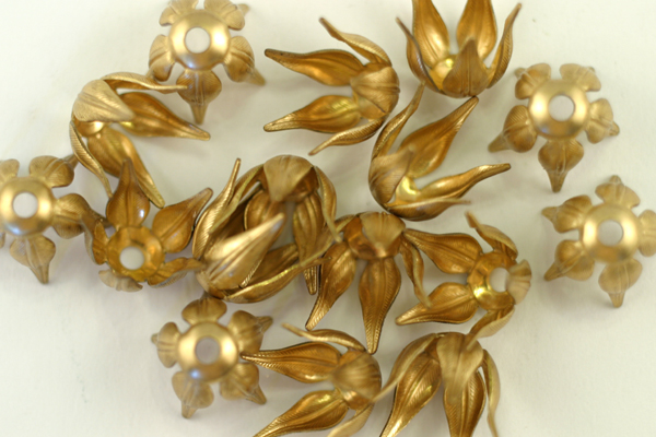 12pc VINTAGE STYLE 14mm RAW BRASS 5 PETAL FLOWER LEAF BEADCAP BC40-12